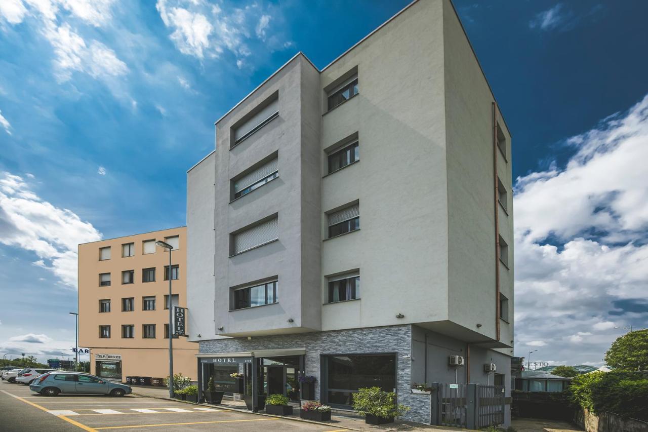 Piccolo Hotel Allamano Grugliasco Esterno foto